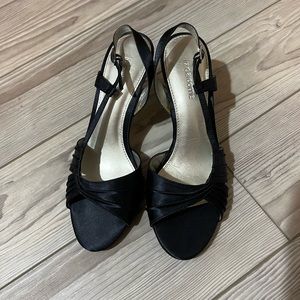 Liz Claiborne Massey Navy Blue Satin Shoes Kitten Heels Size 7.5 M